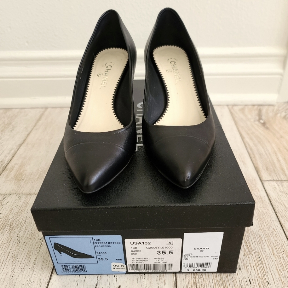 CHANEL Pearl Heel Black Leather Pump 5.5M